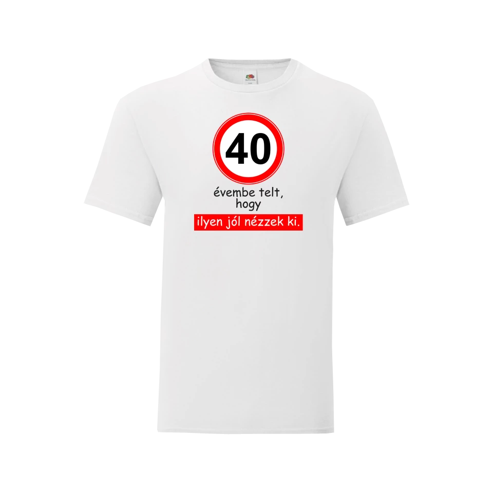 40 évembe telt